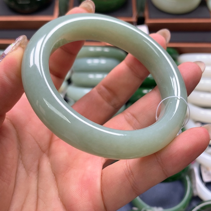 【闪购商品】未镶嵌手镯和田玉
