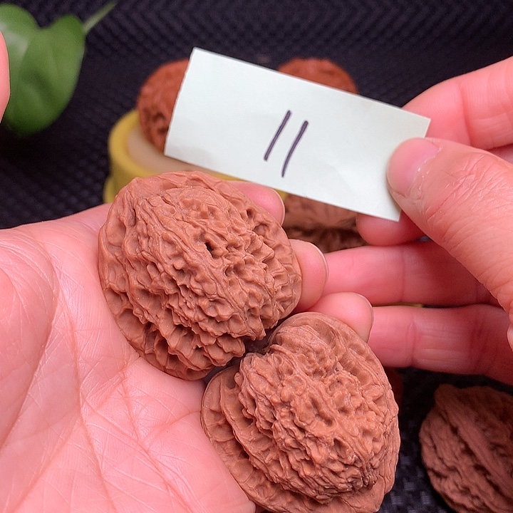 【闪购商品】把件文玩核桃38三角高炮南疆石11