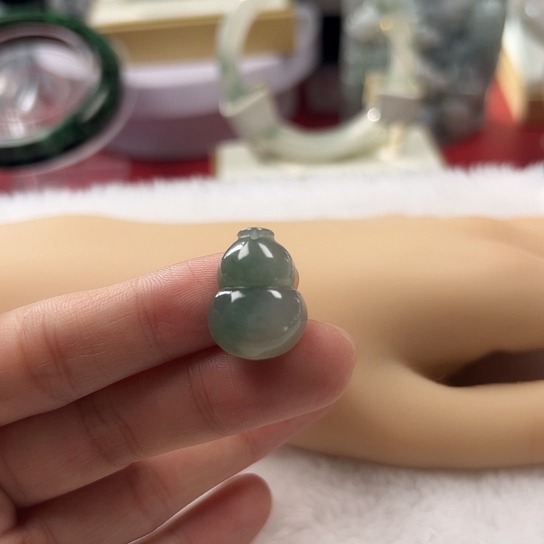 颈饰未镶嵌翡翠缅甸天然翡翠葫芦