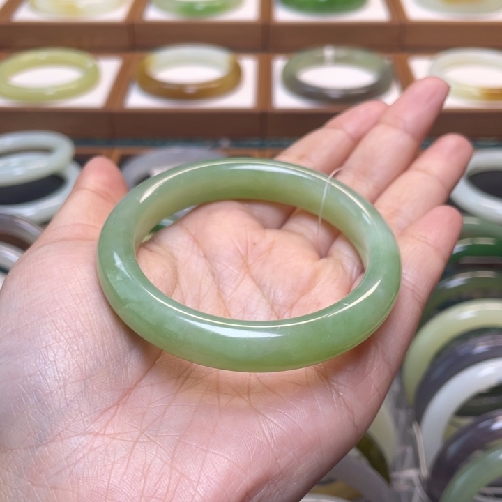 和田玉手镯未镶嵌53