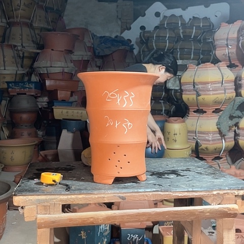 紫砂花盆竹节盘一个