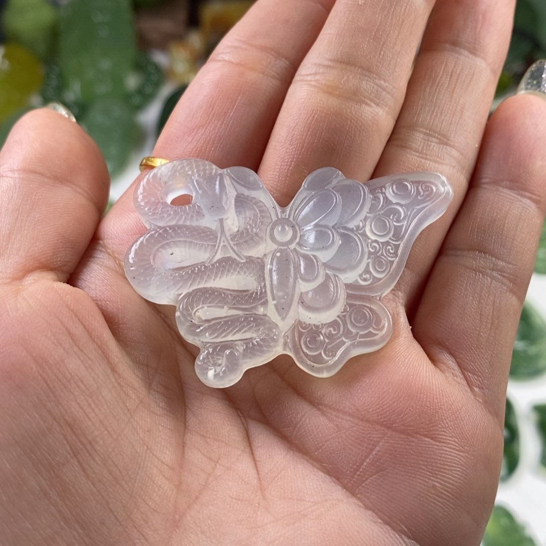 蛇纹石玉未镶嵌颈饰