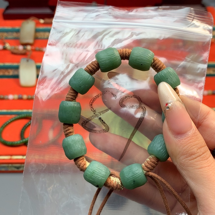 和田玉（糖玉）颈饰未镶嵌浮**后