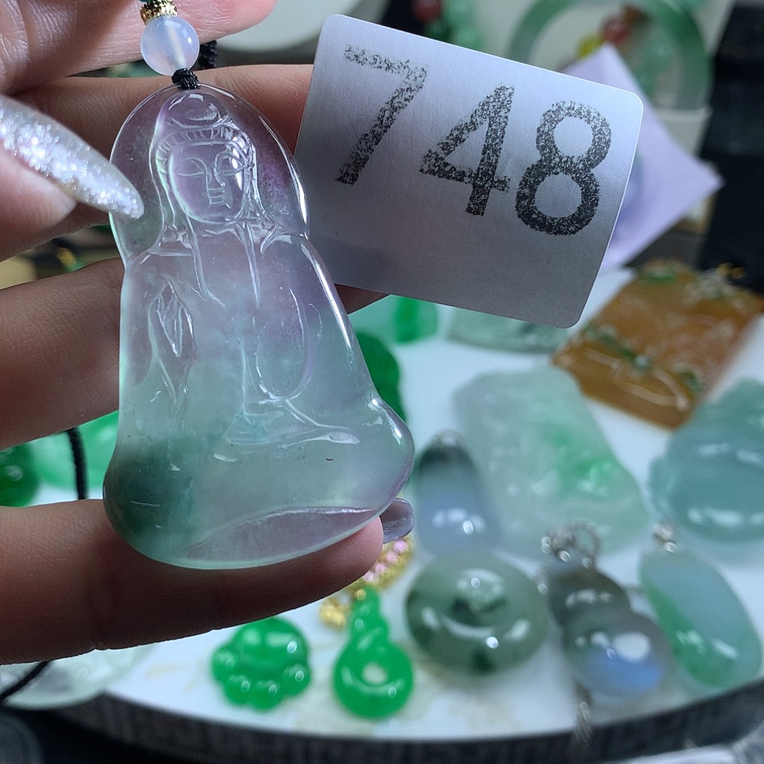 翡翠未镶嵌吊坠(赠链)