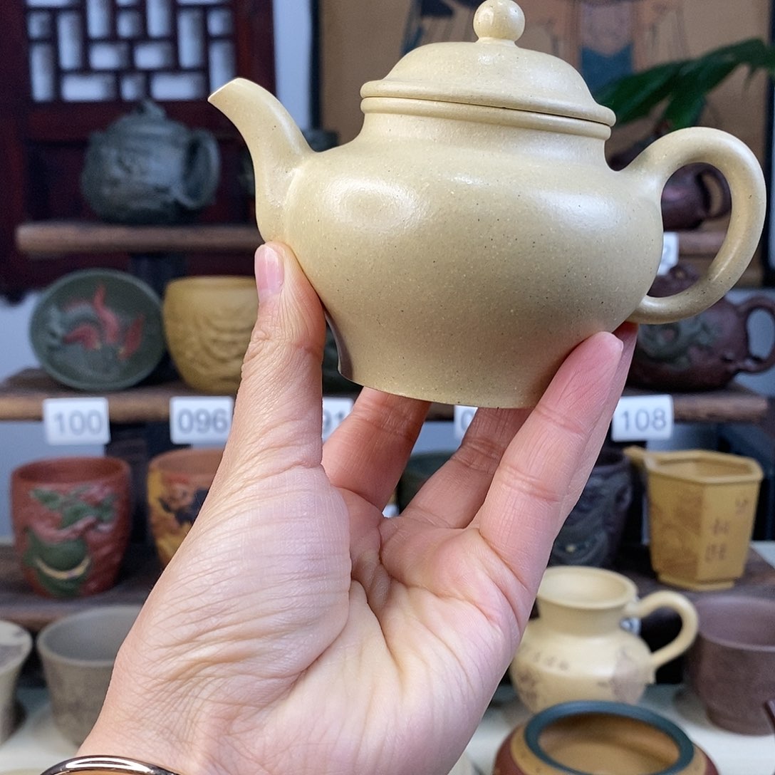 紫砂茶杯静**止紫砂茶具
