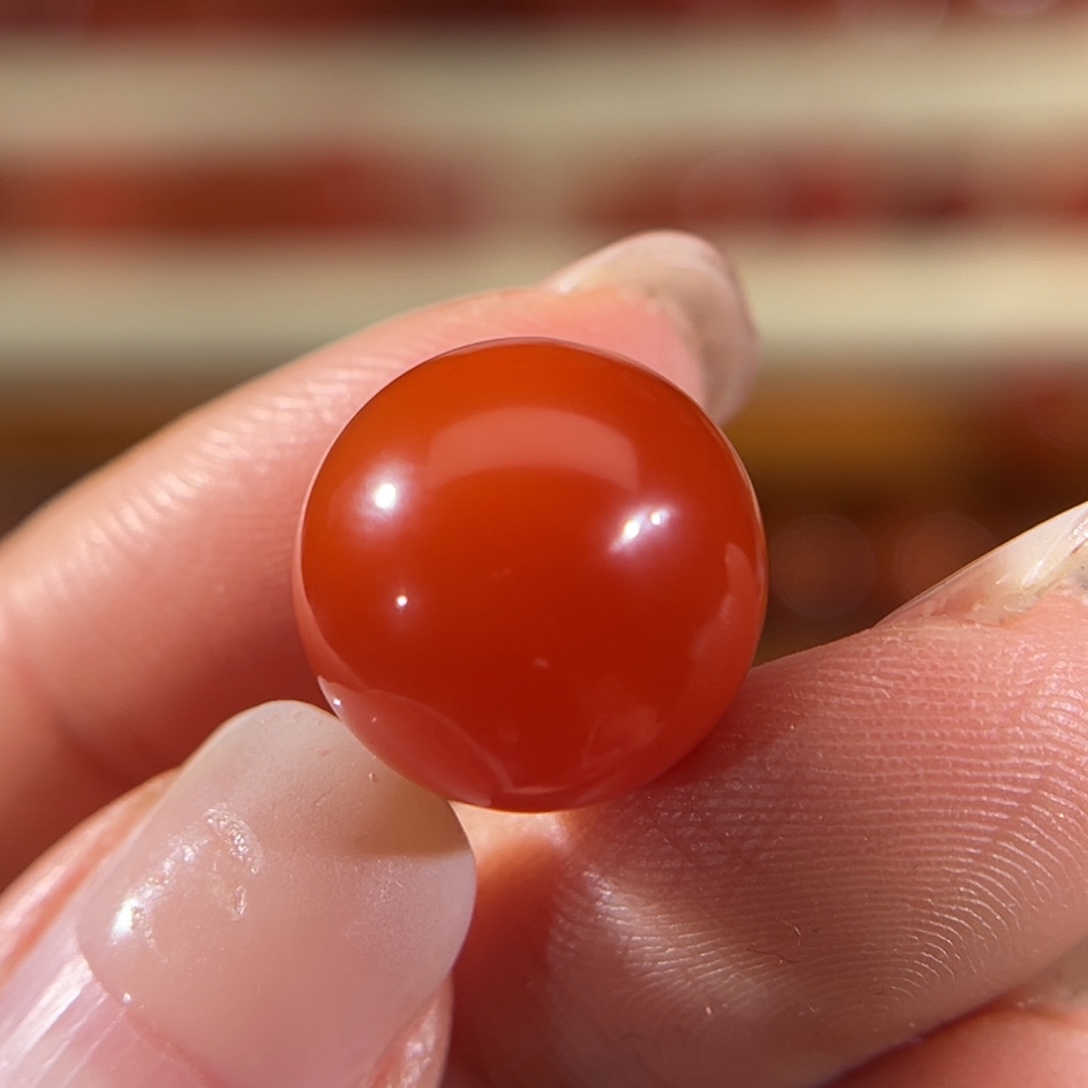 南红玛瑙未镶嵌圆珠 13.8mm