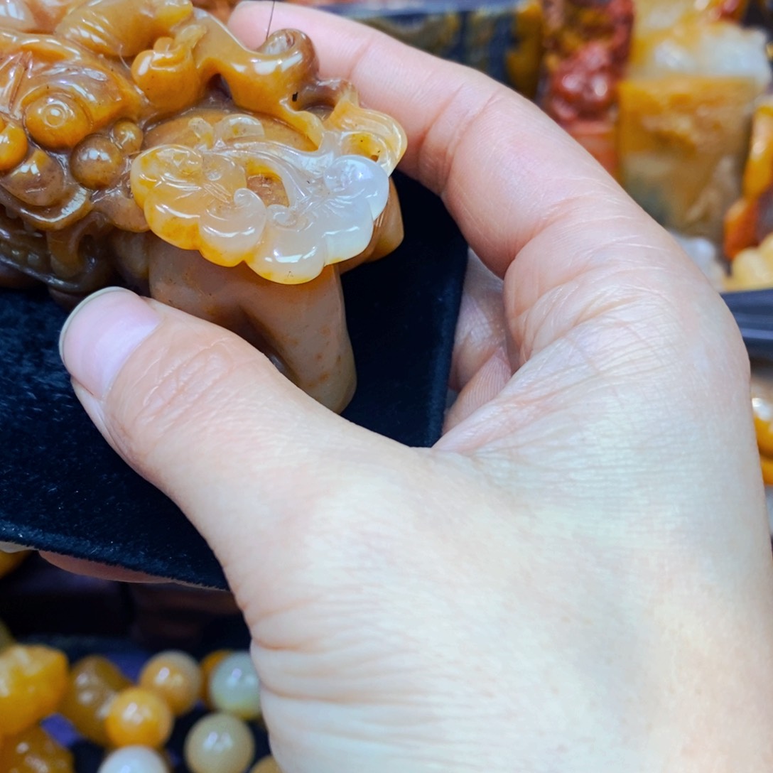未镶嵌石英质玉（黄龙玉）吊坠(不含链)