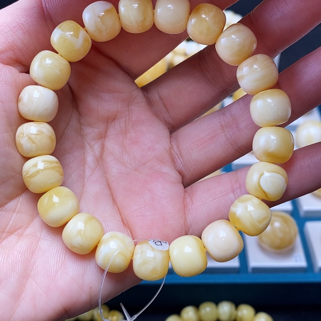 蜜蜡珠宝奇石未镶嵌