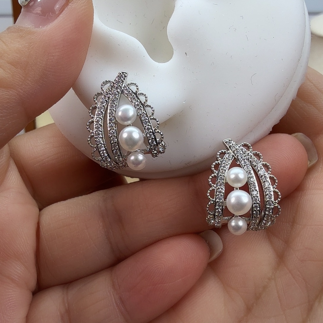 淡水珍珠耳饰未镶嵌