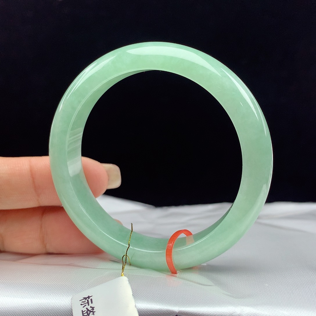 翡翠手镯未镶嵌52圈 1456