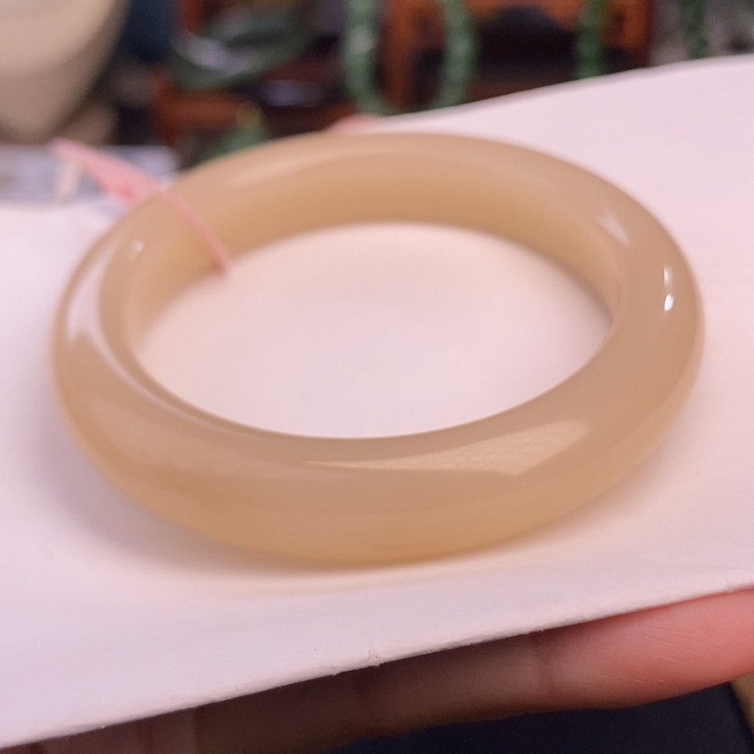 和田玉56.5 熟藕粉浓色红粉脂膏级天花板手镯未镶嵌