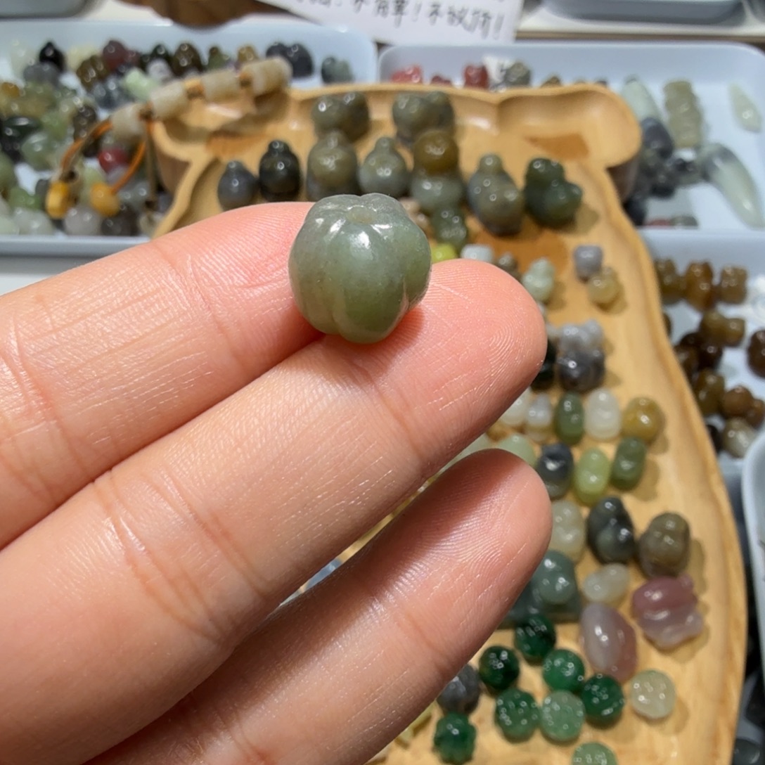 和田玉未镶嵌珠宝奇石