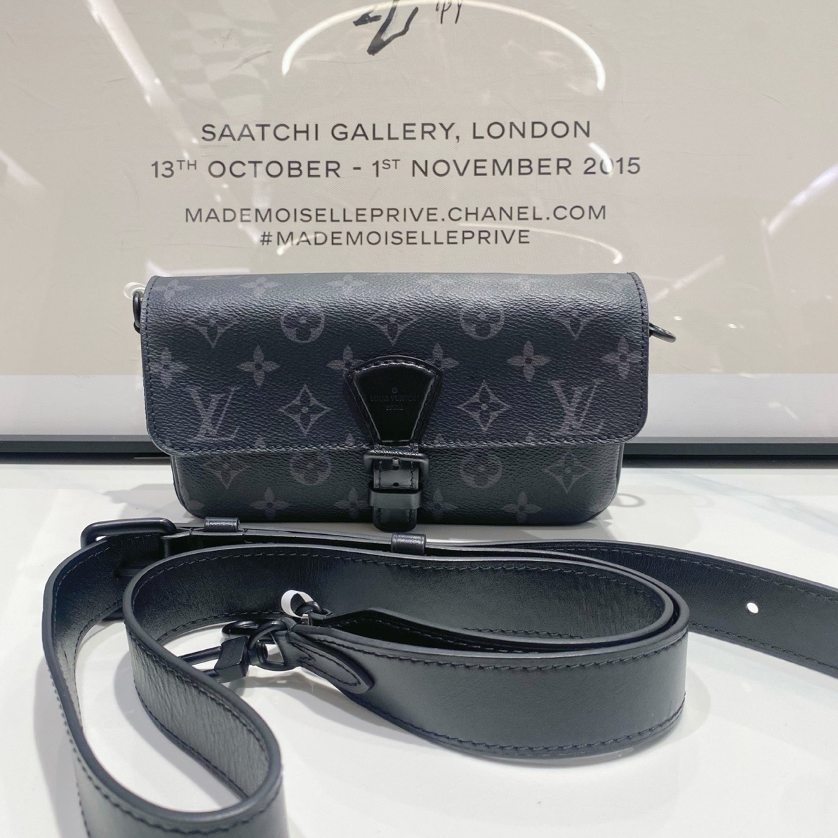 99新 LouisVuitton/路易威登 lv s—cape 邮差包 （14086）