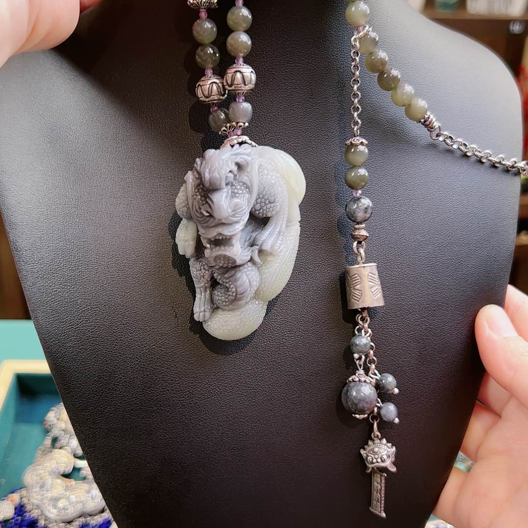 和田玉颈饰未镶嵌，