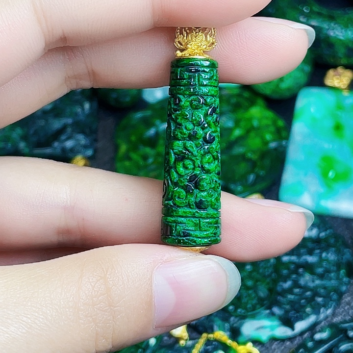 翡翠银S925镶嵌颈饰多样性