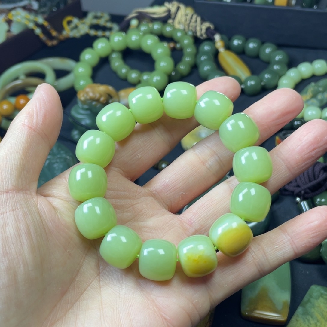 岫岩河磨玉（透闪石质玉）手镯未镶嵌向*?