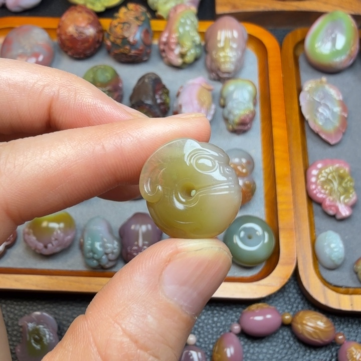 玛瑙/玉髓颈饰未镶嵌