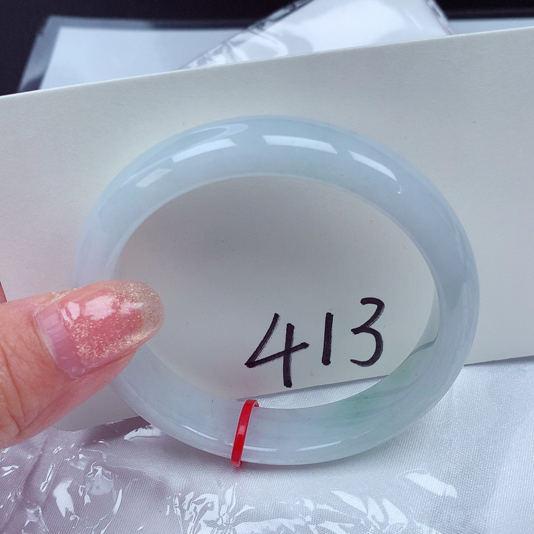 翡翠手镯未镶嵌翡翠