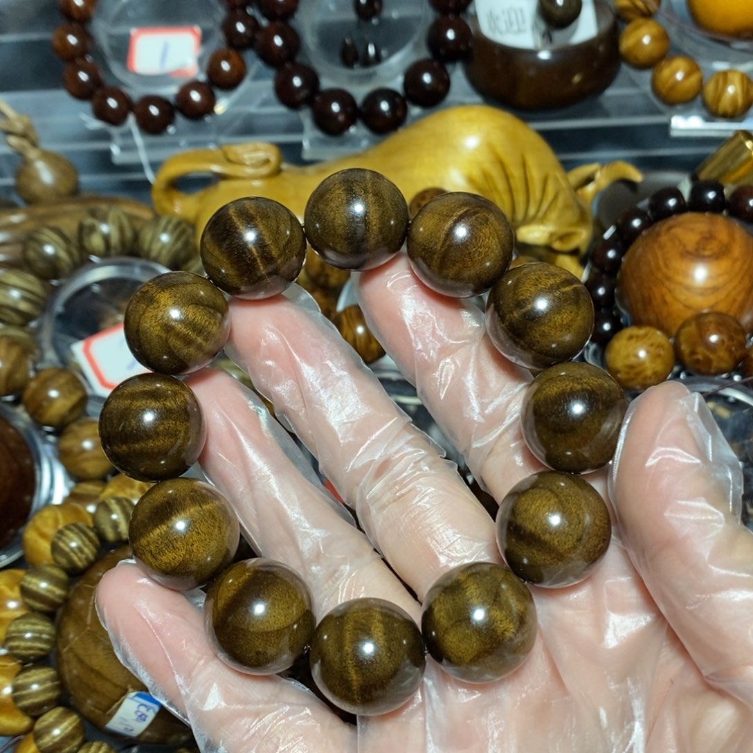 金丝楠木雕工艺品20