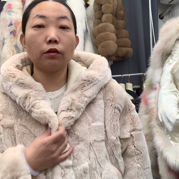 獭兔拼皮粉色蝙蝠袖