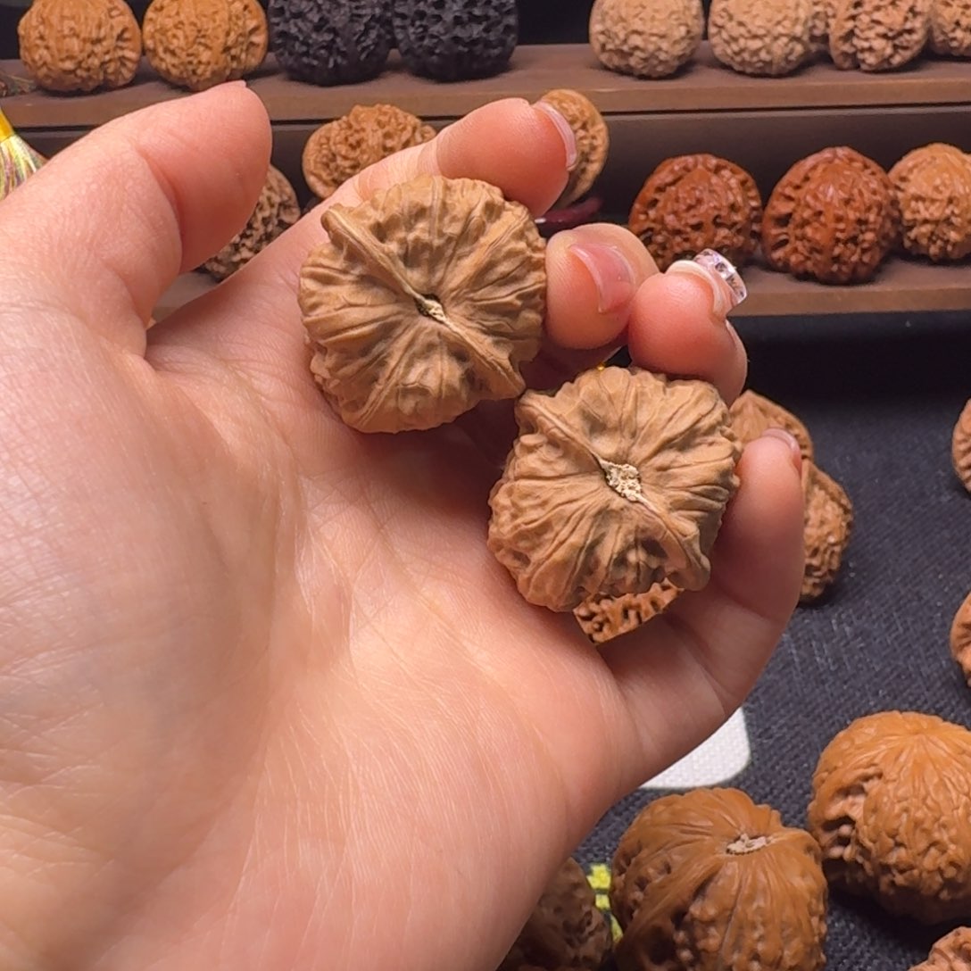 文玩核桃吊坠D*博31.5门头沟元包