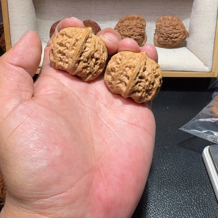 文玩核桃把件延庆元宝修尖