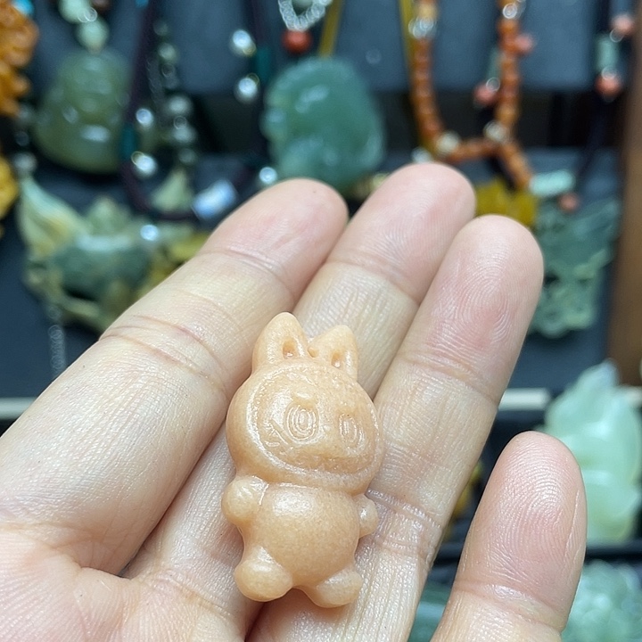 未镶嵌蛇纹石玉颈饰云**曜