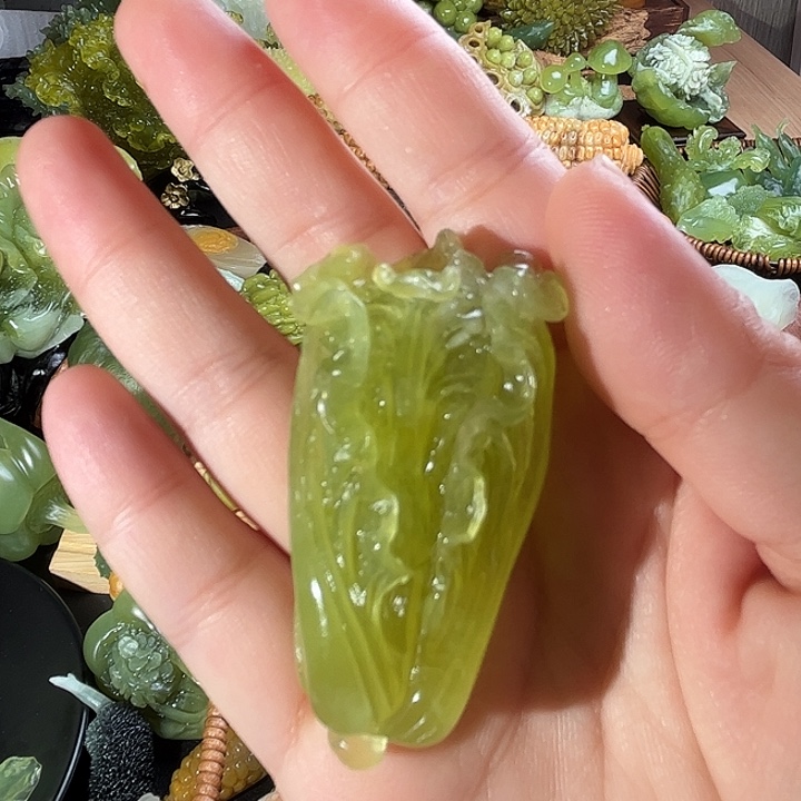 蛇纹石玉白菜未镶嵌