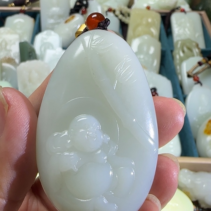 和田玉未镶嵌颈饰