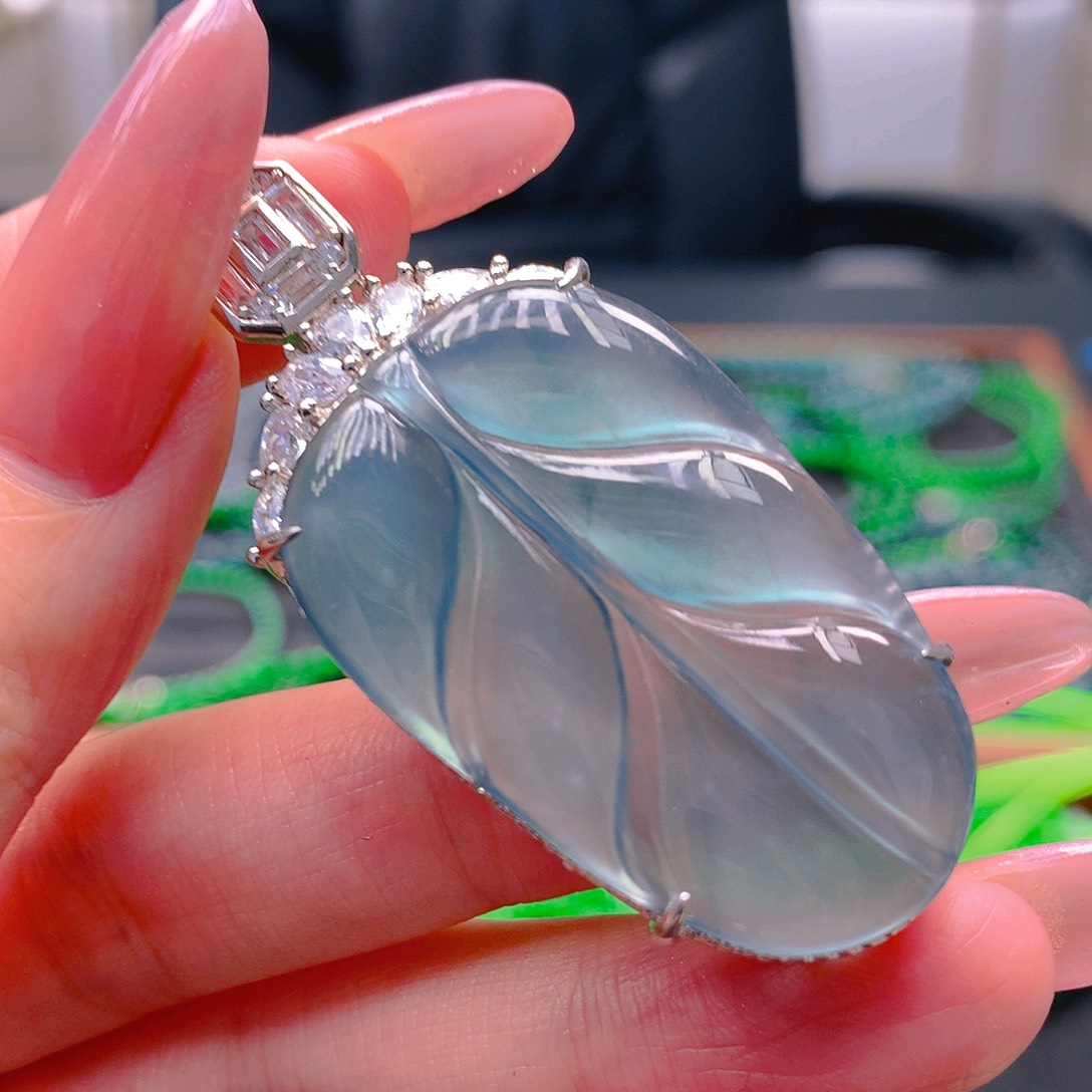 吊坠(不含链)未镶嵌翡翠