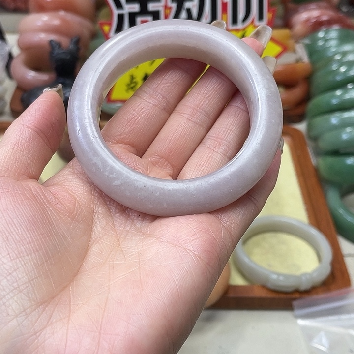 石英质玉（非洲翠）未镶嵌手镯