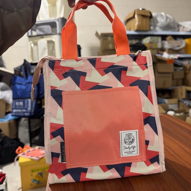 23.5*21*14cm 牛津布手提铝箔便当包！手提个别微微痕迹！