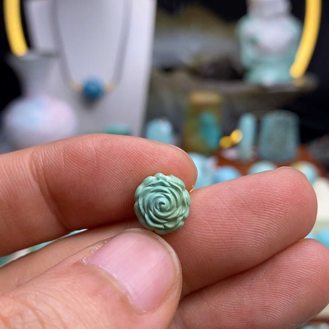 绿松石未镶嵌珠宝奇石