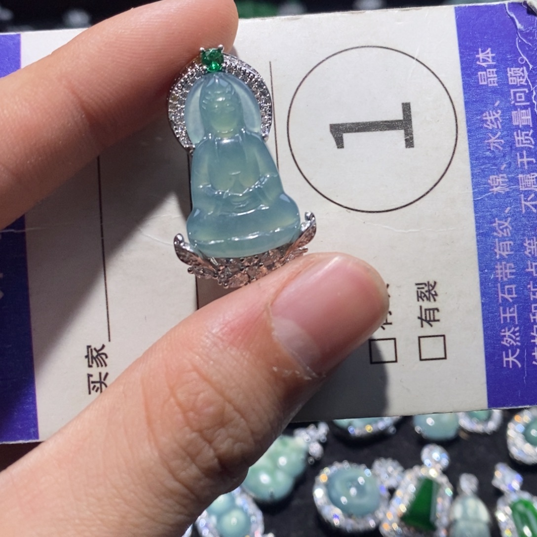 翡翠未镶嵌颈饰翡翠