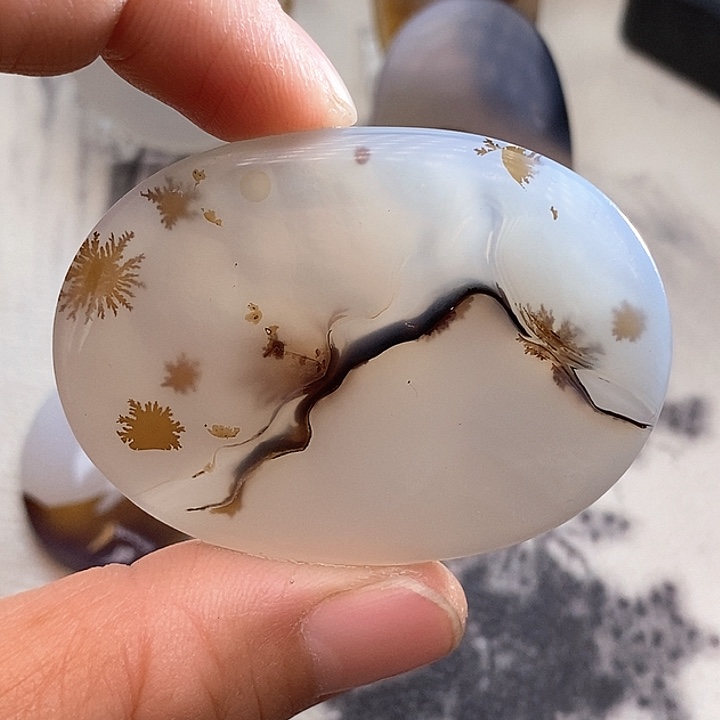 玛瑙/玉髓颈饰未镶嵌