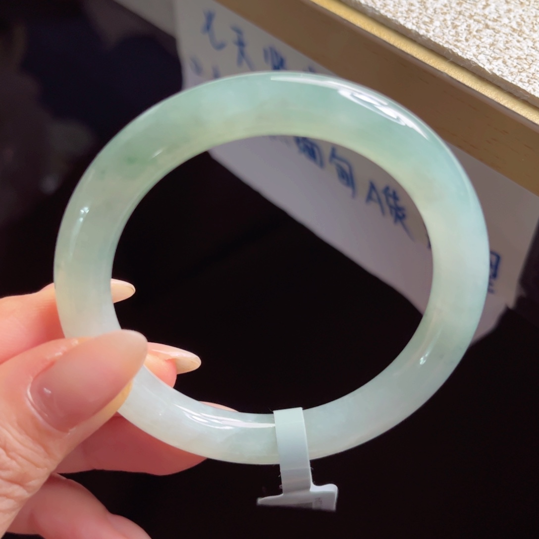 翡翠未镶嵌手镯手镯