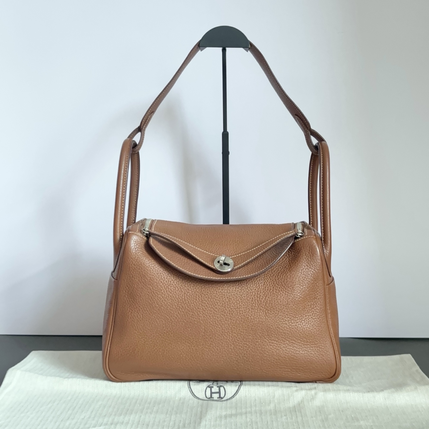 95新 Hermes/爱马仕 金棕银Lindy30手提单肩包 17164