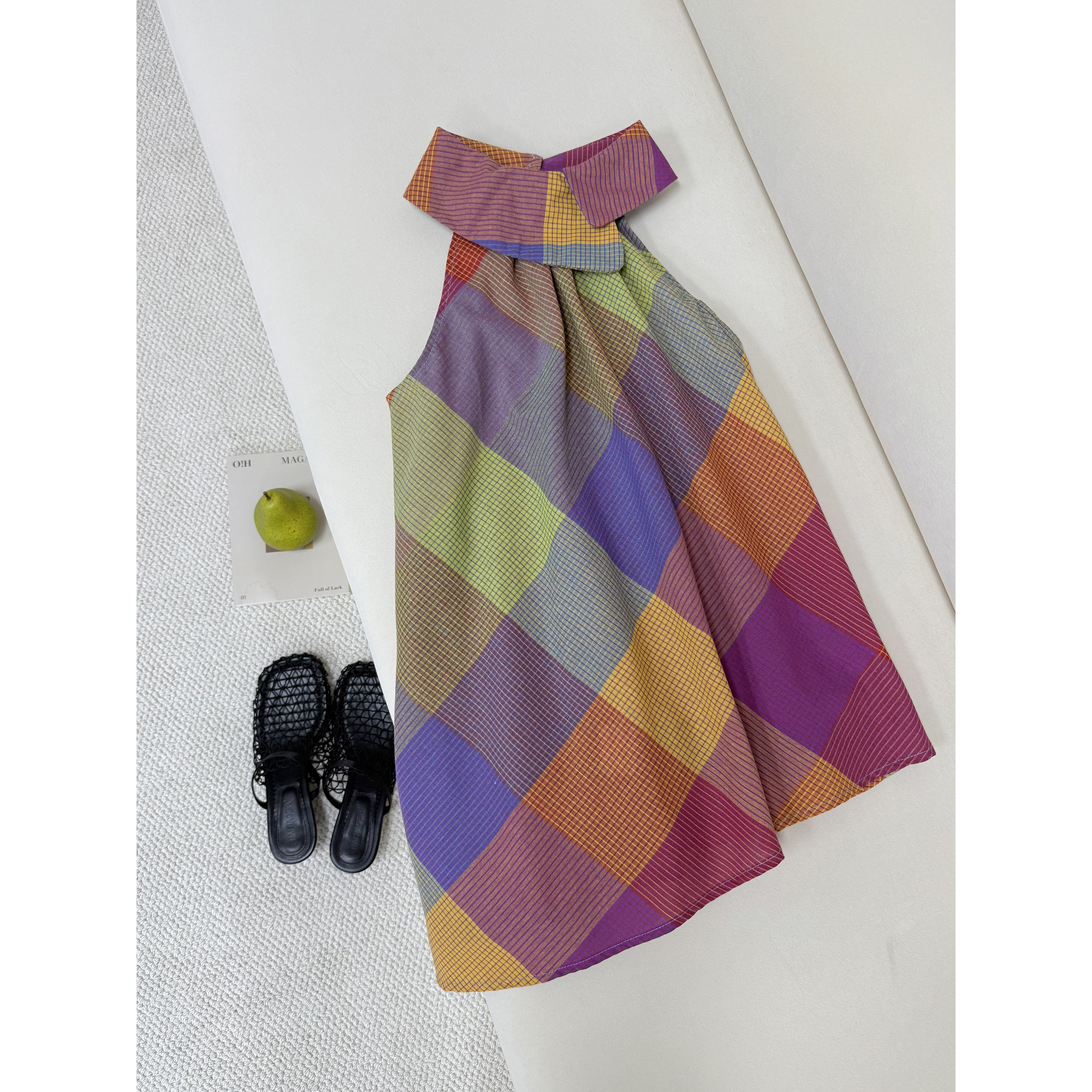 彩色格子挂脖斜边背心