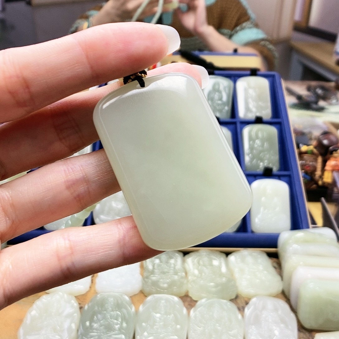 和田玉颈饰未镶嵌凤***仙