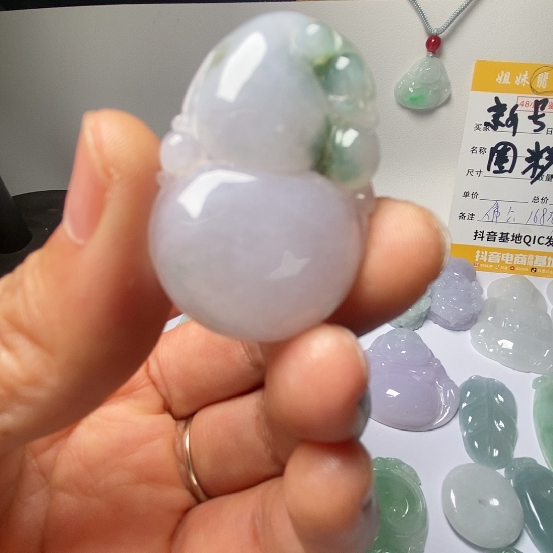 翡翠颈饰未镶嵌天然缅甸翡翠葫芦