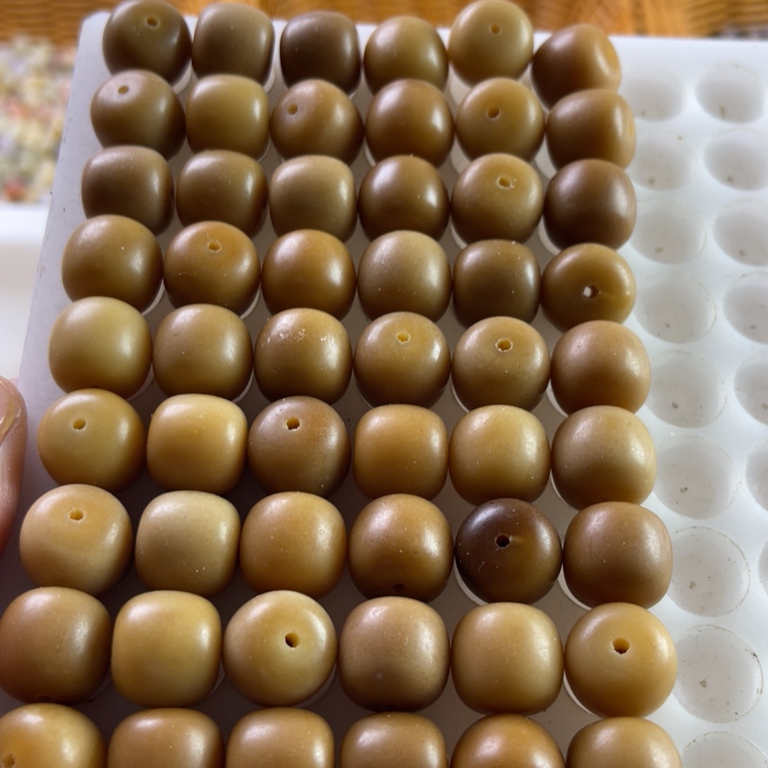 白玉菩提吊坠13-12风化桶珠60颗