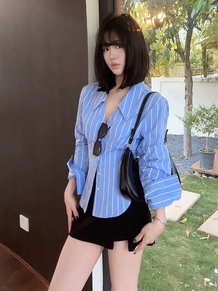 蓝色v领条纹衬衫2025新款女春季轻奢高级感收腰显瘦叠穿长袖套装