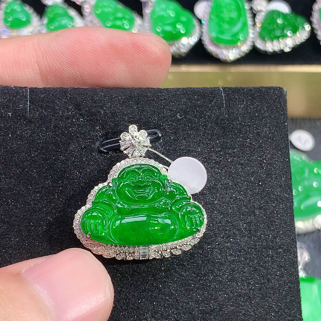 翡翠18K金镶嵌颈饰