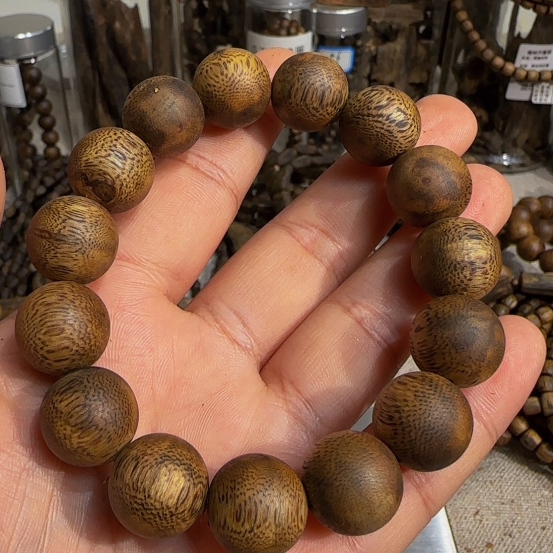 时***贼手串沉香海南陆河老料1.5