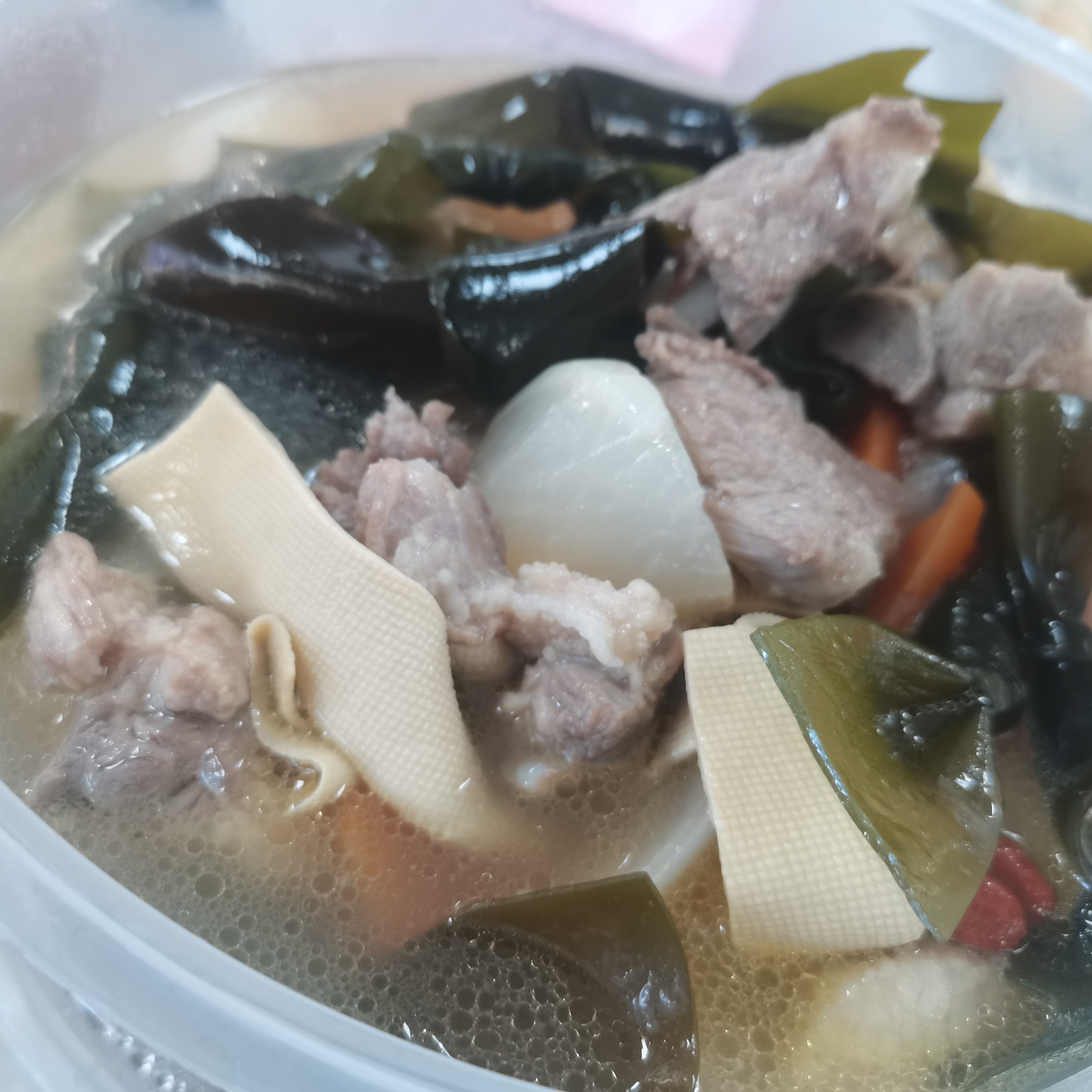 《泰富小厨》萝卜排骨汤