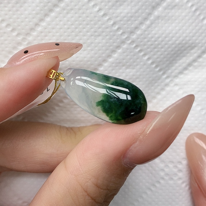 颈饰18K金镶嵌翡翠