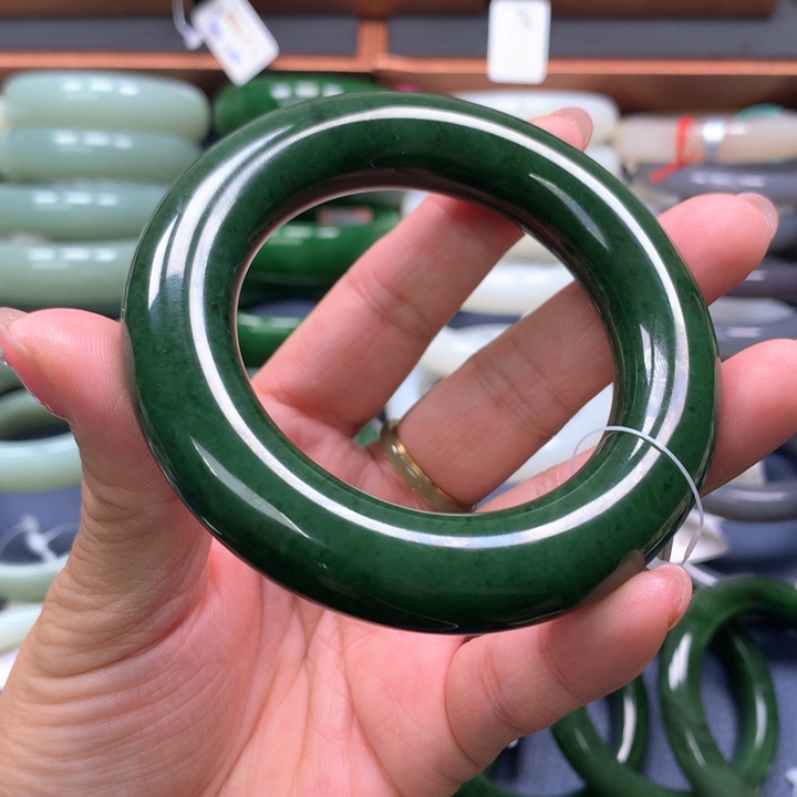 【闪购商品】未镶嵌手镯和田玉（碧玉）24