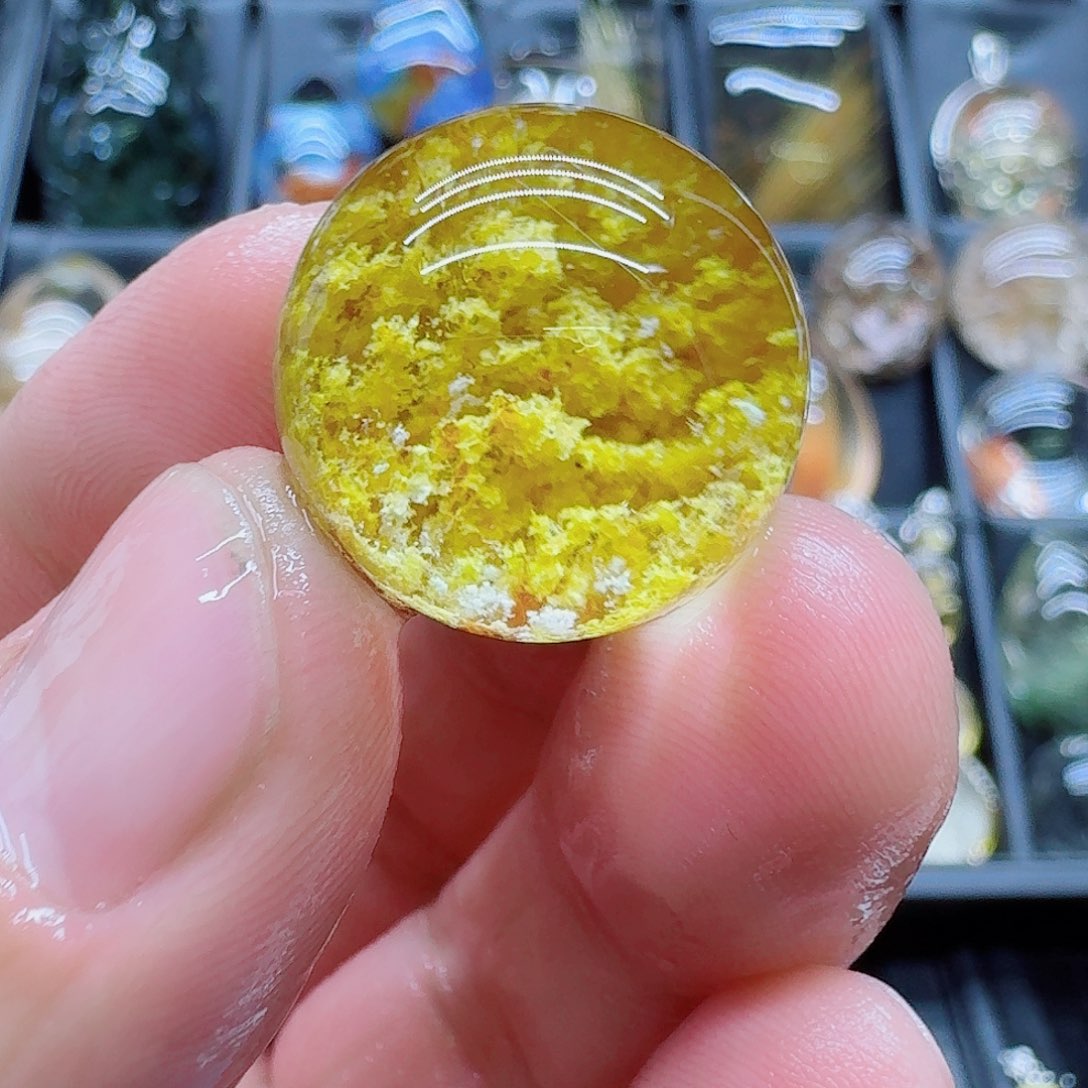 单株…未镶嵌水晶