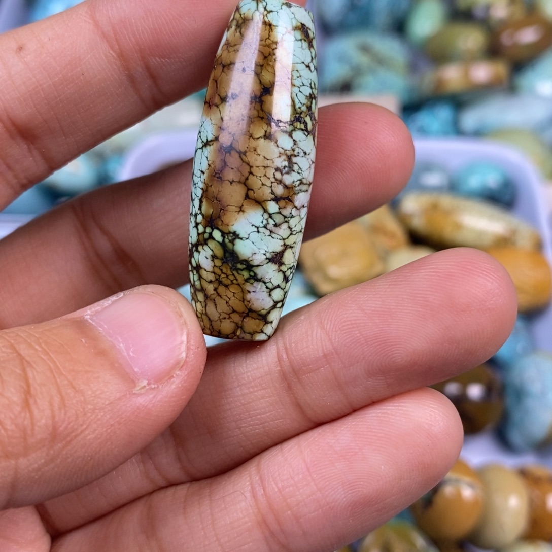 前***鉴绿松石未镶嵌颈饰