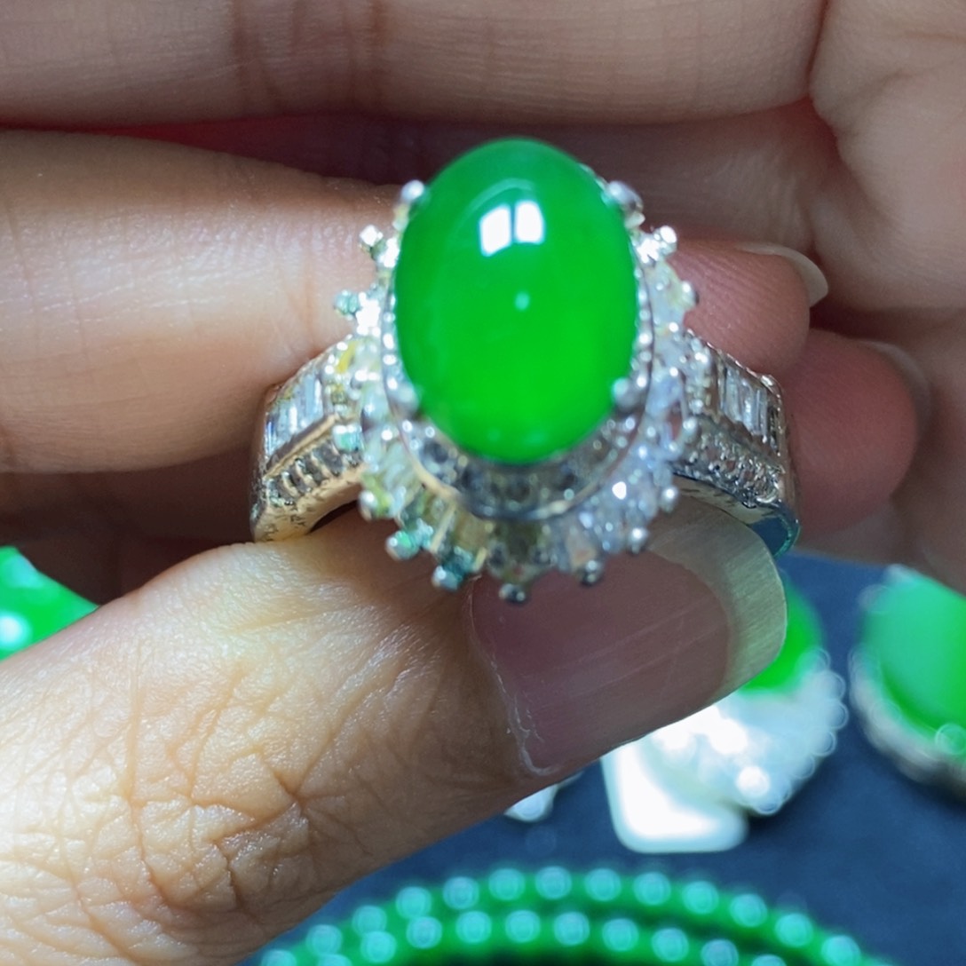 翡翠戒指未镶嵌天然翡翠